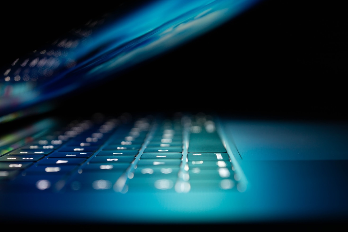 10 Tips to Teach Online Safety to Kids